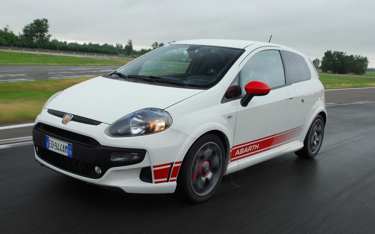 Abarth Grande Punto (from £5800) Abarth Grande Punto (from £5800)
