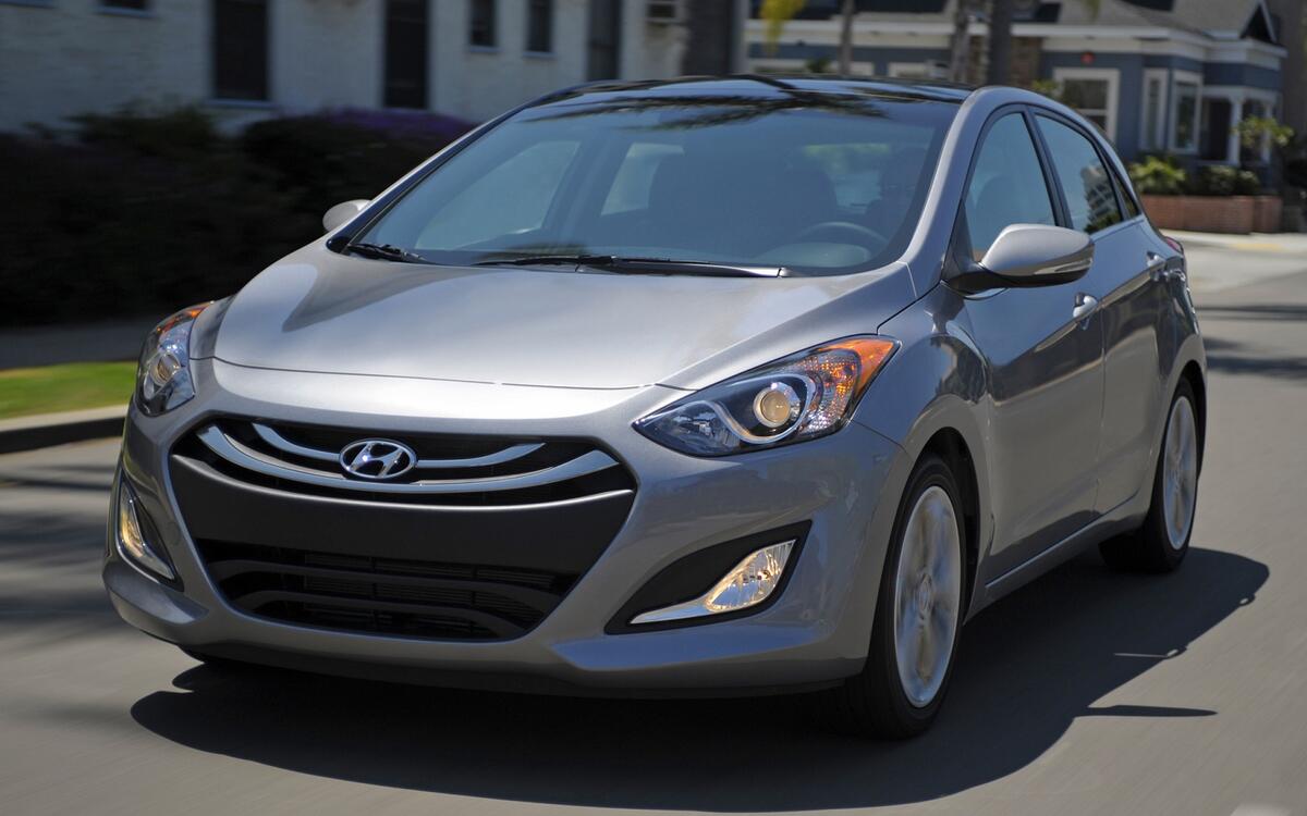 Hyundai Elantra GT (2013) Hyundai Elantra GT (2013)