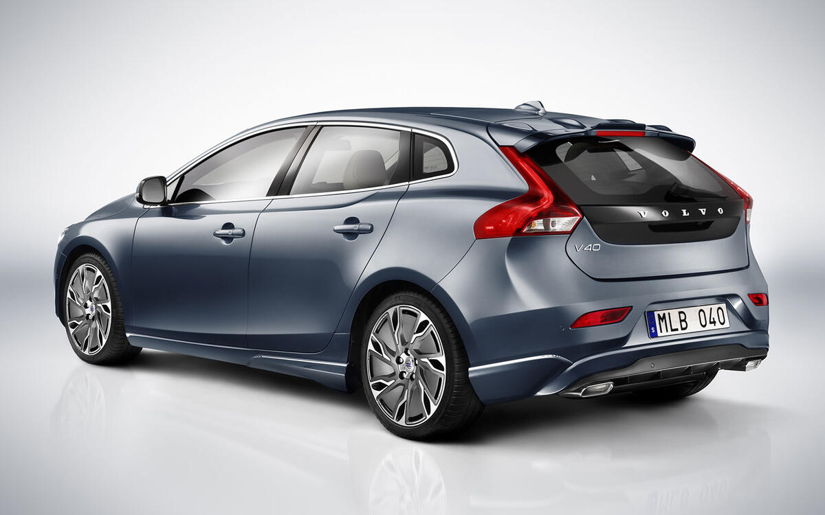 V40 (2012) V40 (2012)