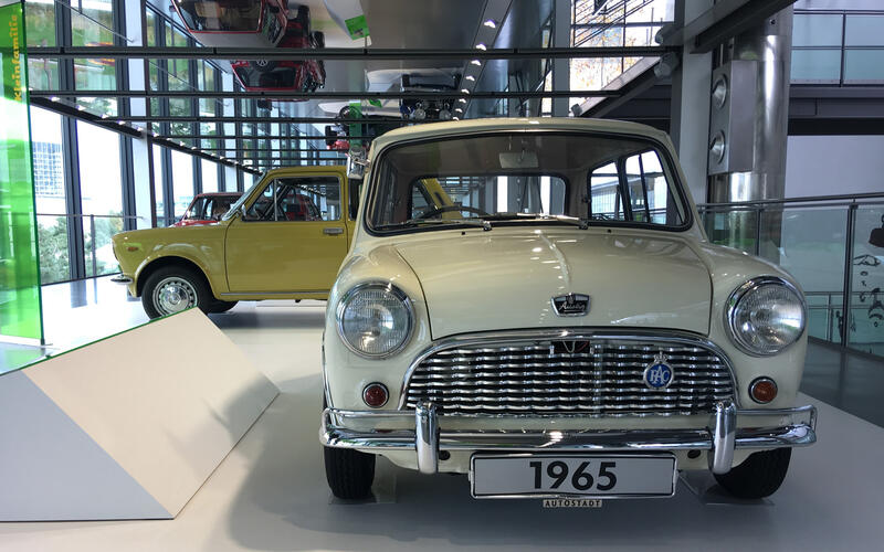 Mini (1956) Mini (1956)