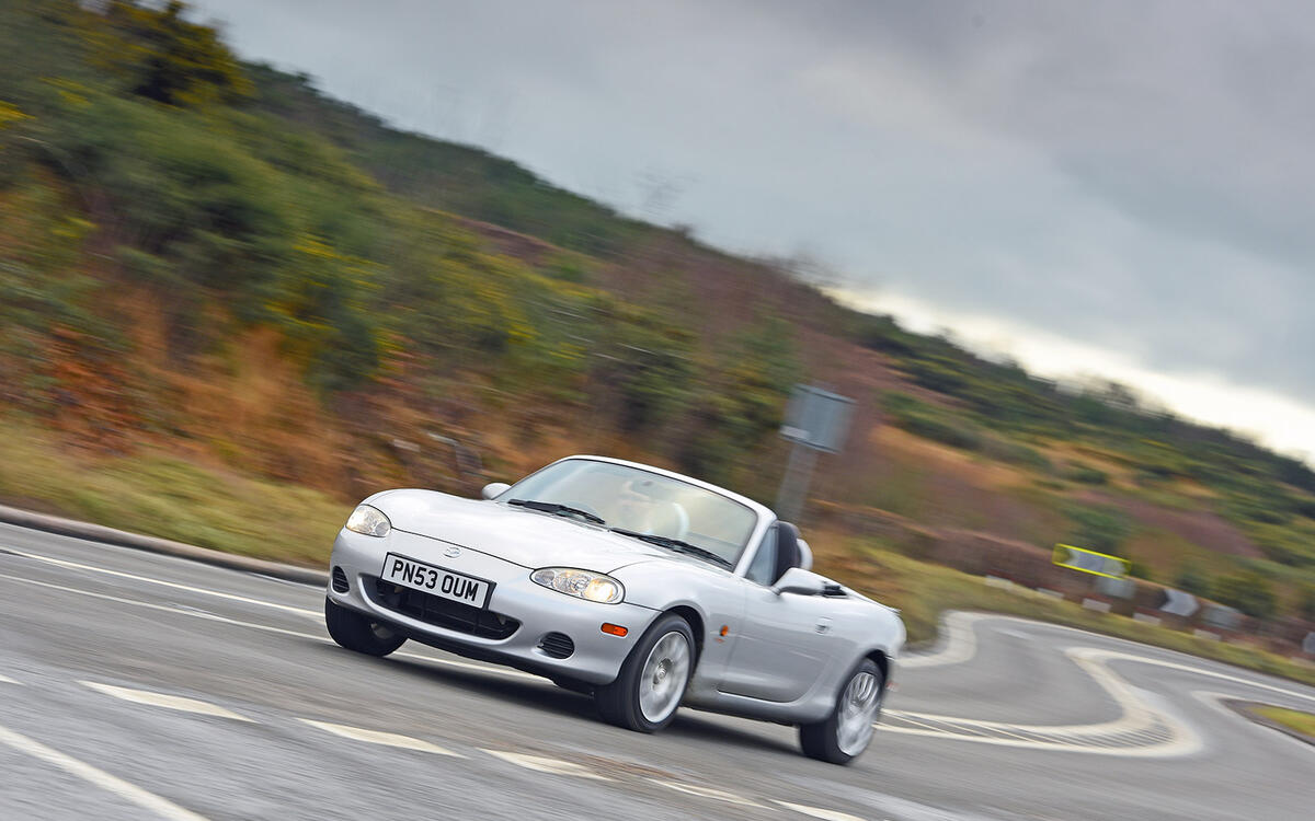 Mazda MX-5 Mk2 (1998-2005) - £1500 Mazda MX-5 Mk2 (1998-2005) - £1500