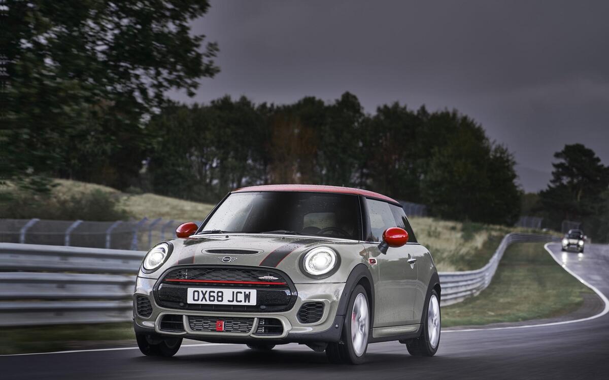 Fiat 500 vs. Mini Hardtop Fiat 500 vs. Mini Hardtop