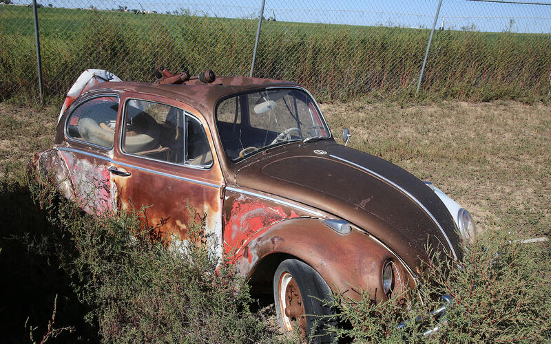 VOLKSWAGEN BEETLE