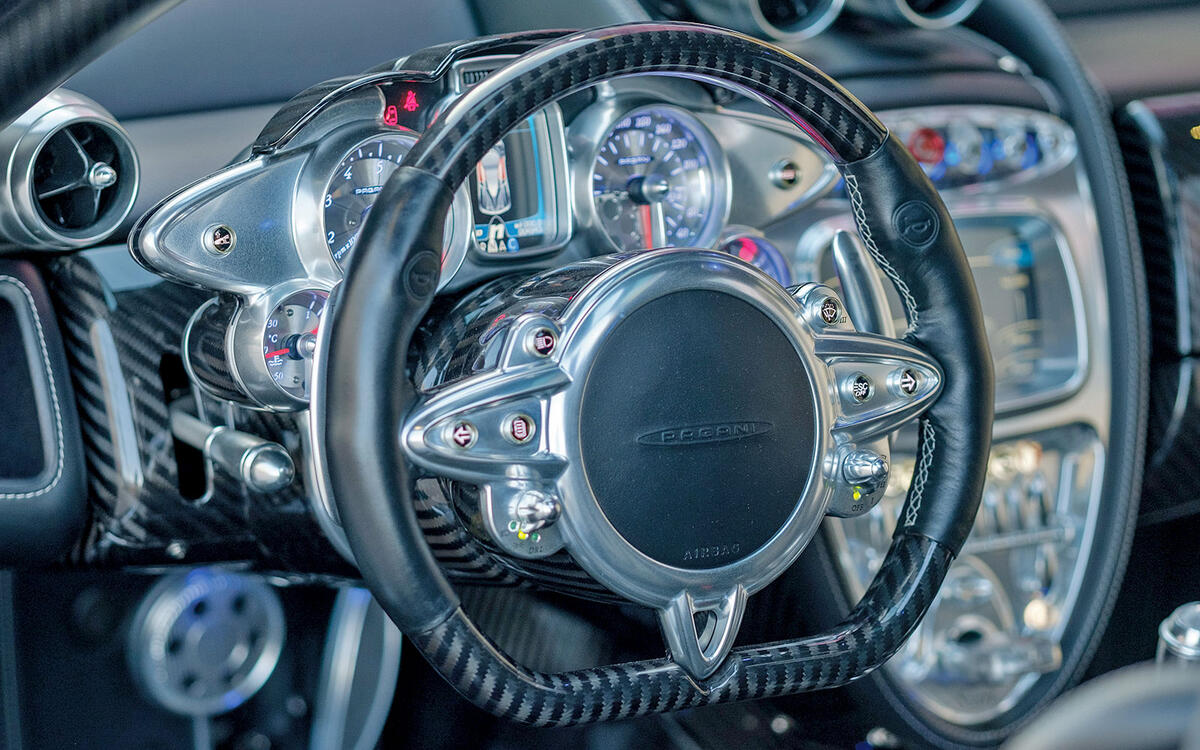 Pagani Huayra (2011)