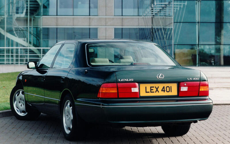 Lexus LS400 (1989) Lexus LS400 (1989)