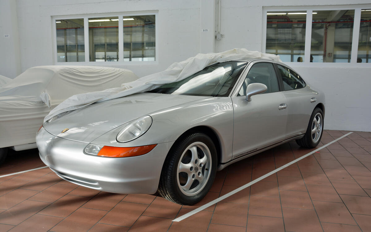Porsche 989 (1988) Porsche 989 (1988)