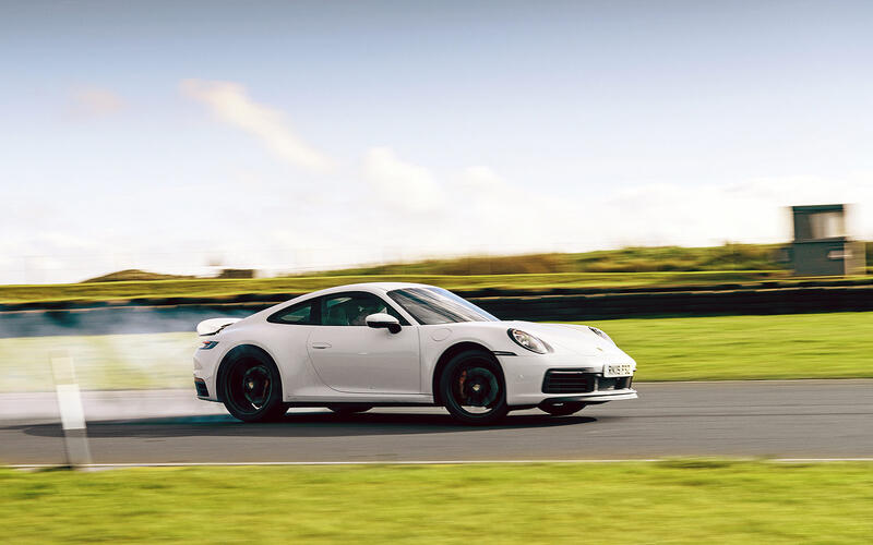 21: Porsche 911 (992)