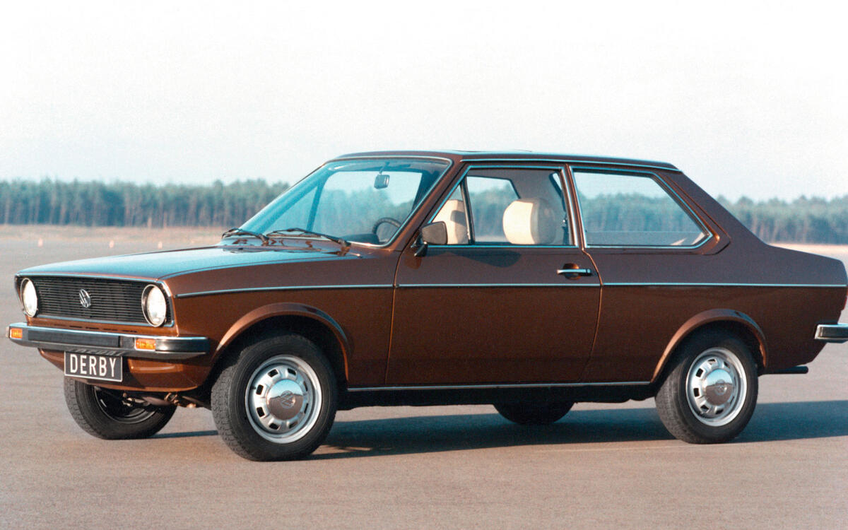Two-door saloon Two-door saloon