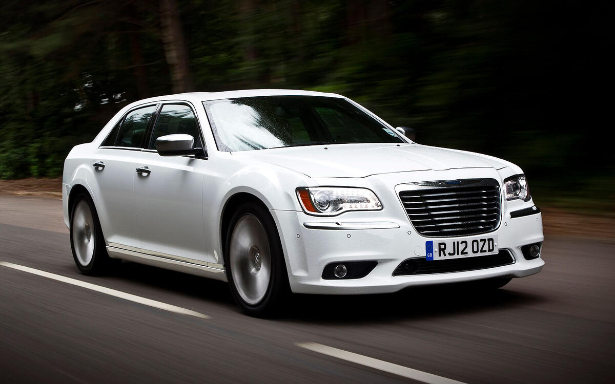 Chrysler 300C (from £7000)