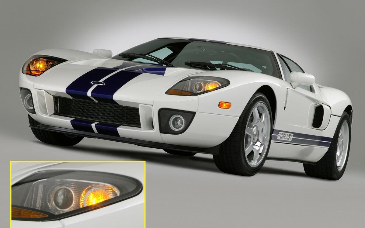 The Ford GT’s commemorative headlights The Ford GT’s commemorative headlights