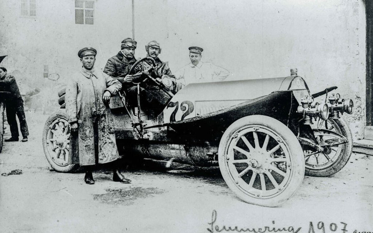 1900s: Mercedes-Simplex 60HP - 73 mph 