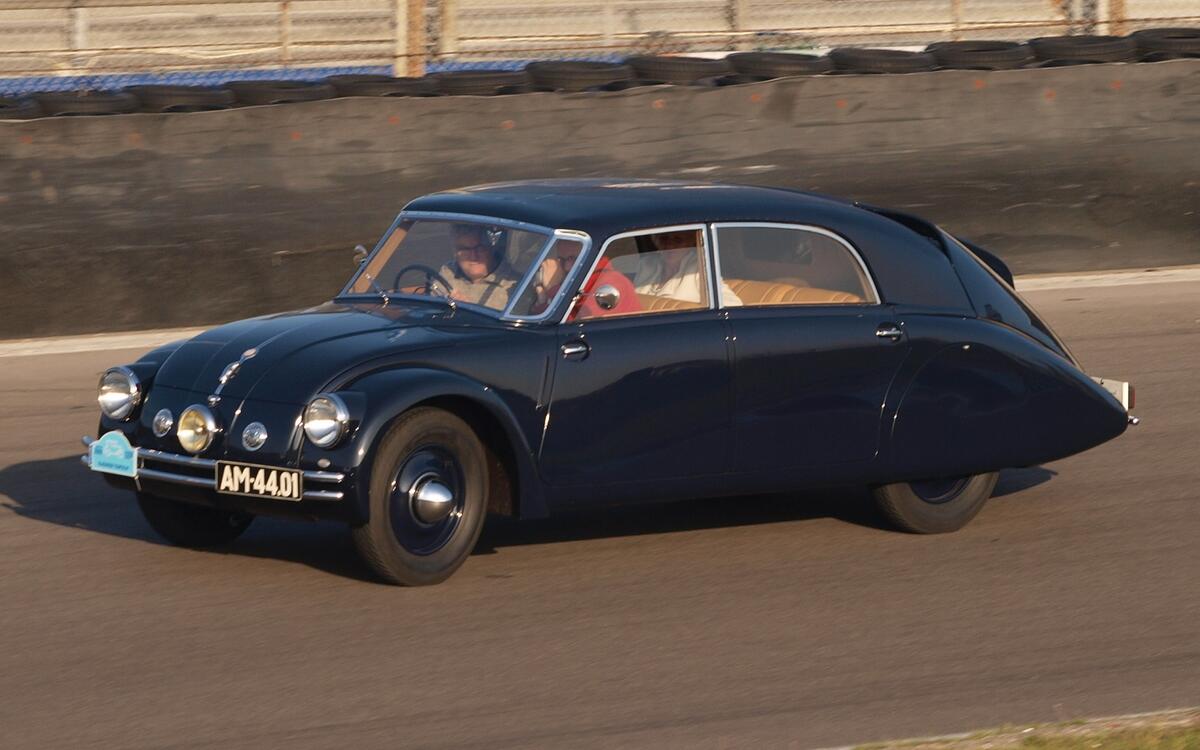Tatra 77 (1934) Tatra 77 (1934)