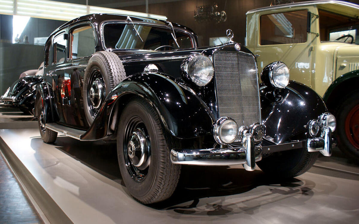 DIESEL ENGINE: Mercedes-Benz 260D (1936) DIESEL ENGINE: Mercedes-Benz 260D (1936)