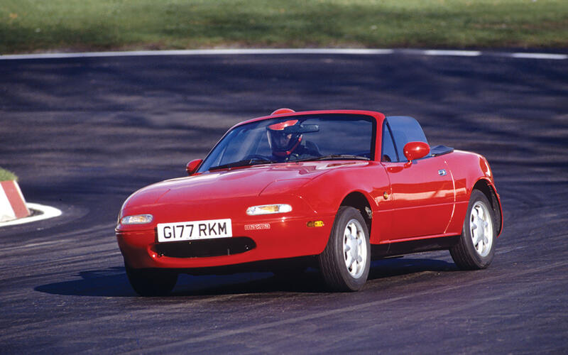 Mazda MX-5 (1989) Mazda MX-5 (1989)