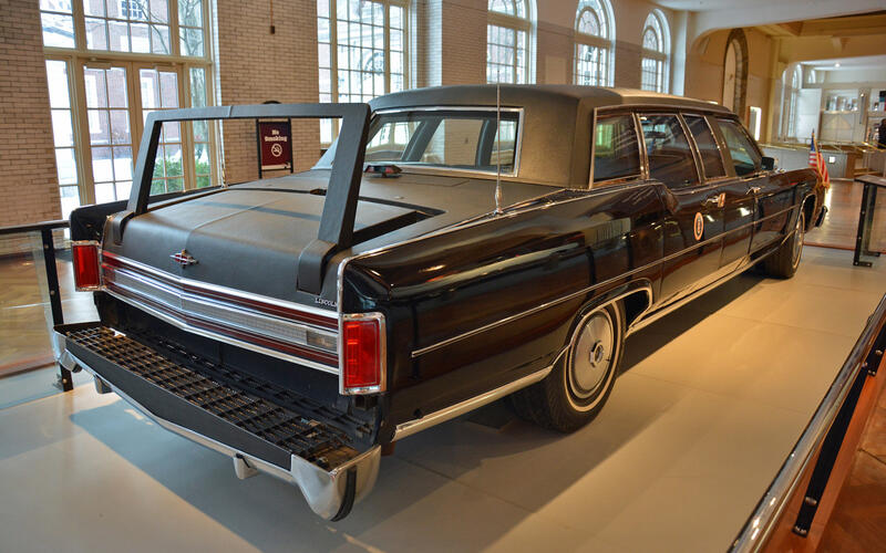 Lincoln presidential limousine (1972)