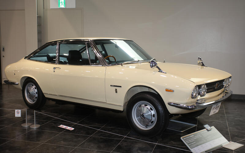 Isuzu 117 Coupé (1970)