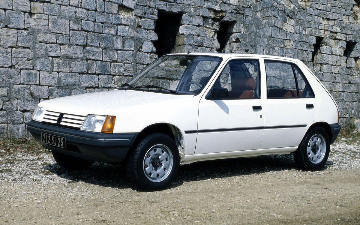 Peugeot 205: 1983 Peugeot 205: 1983