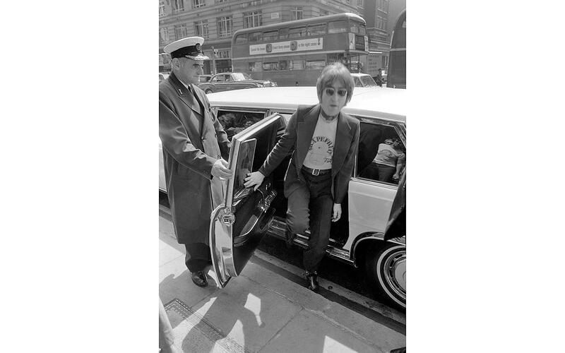 John Lennon – Mercedes-Benz 600 Pullman