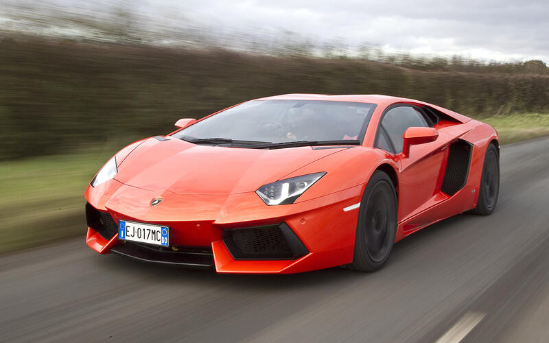 Lamborghini Aventador (2011)