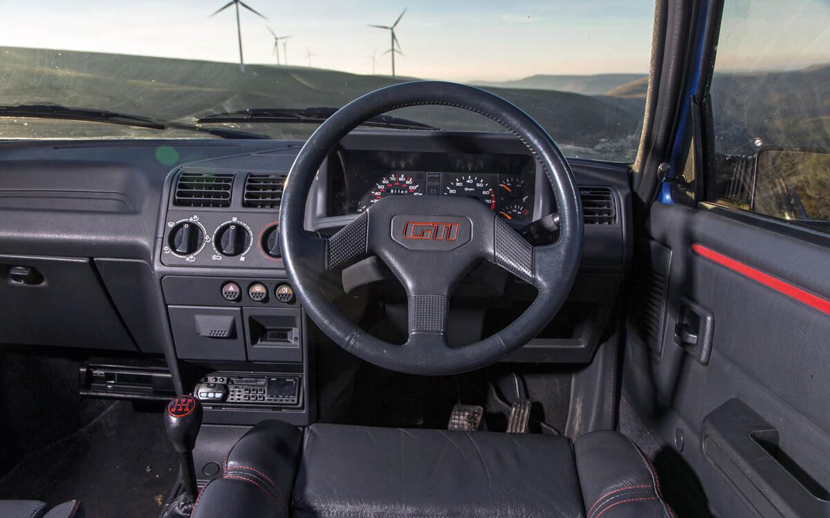 2: Peugeot 205 GTI 1.9 (1986)