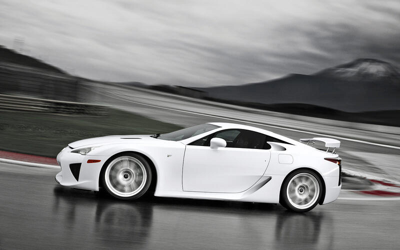 14: Lexus LFA
