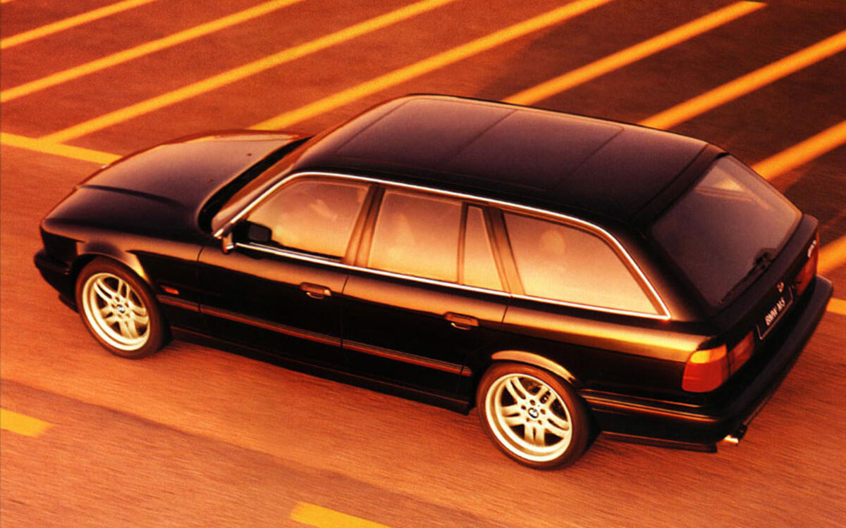 BMW M5 Touring (1992) BMW M5 Touring (1992)