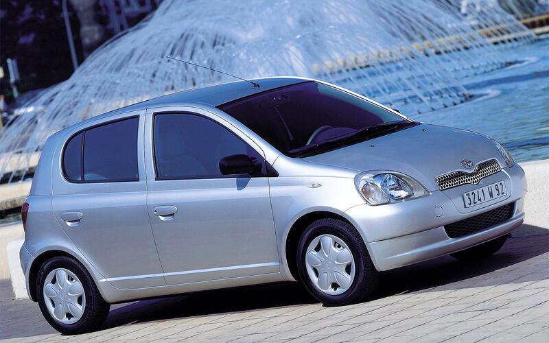 2000: Toyota Yaris 2000: Toyota Yaris