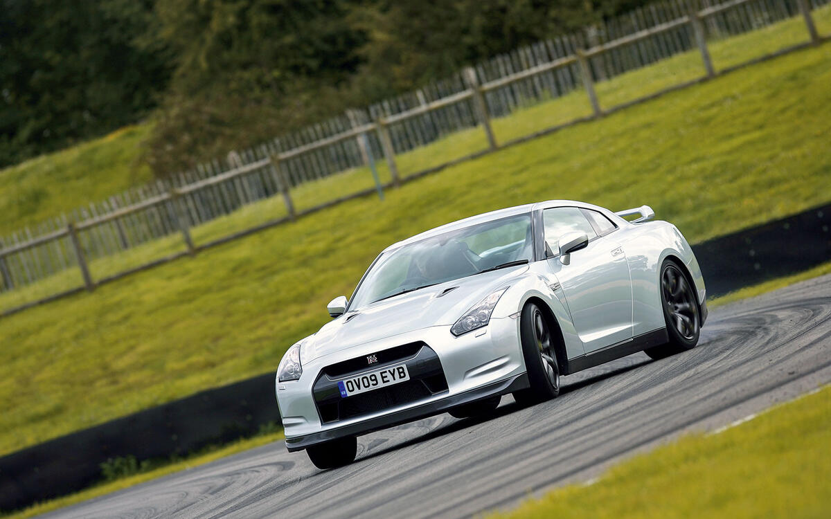 NISSAN GT-R 2008-2022 - £40,000-£150,000 NISSAN GT-R 2008-2022 - £40,000-£150,000