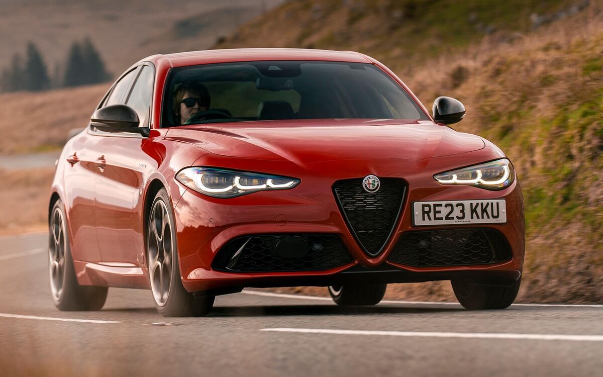 15: Alfa Romeo Giulia 15: Alfa Romeo Giulia