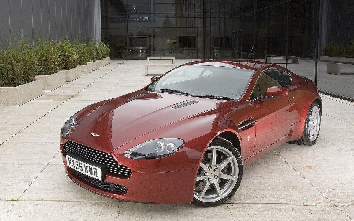 65 Aston Martin V8 Vantage 