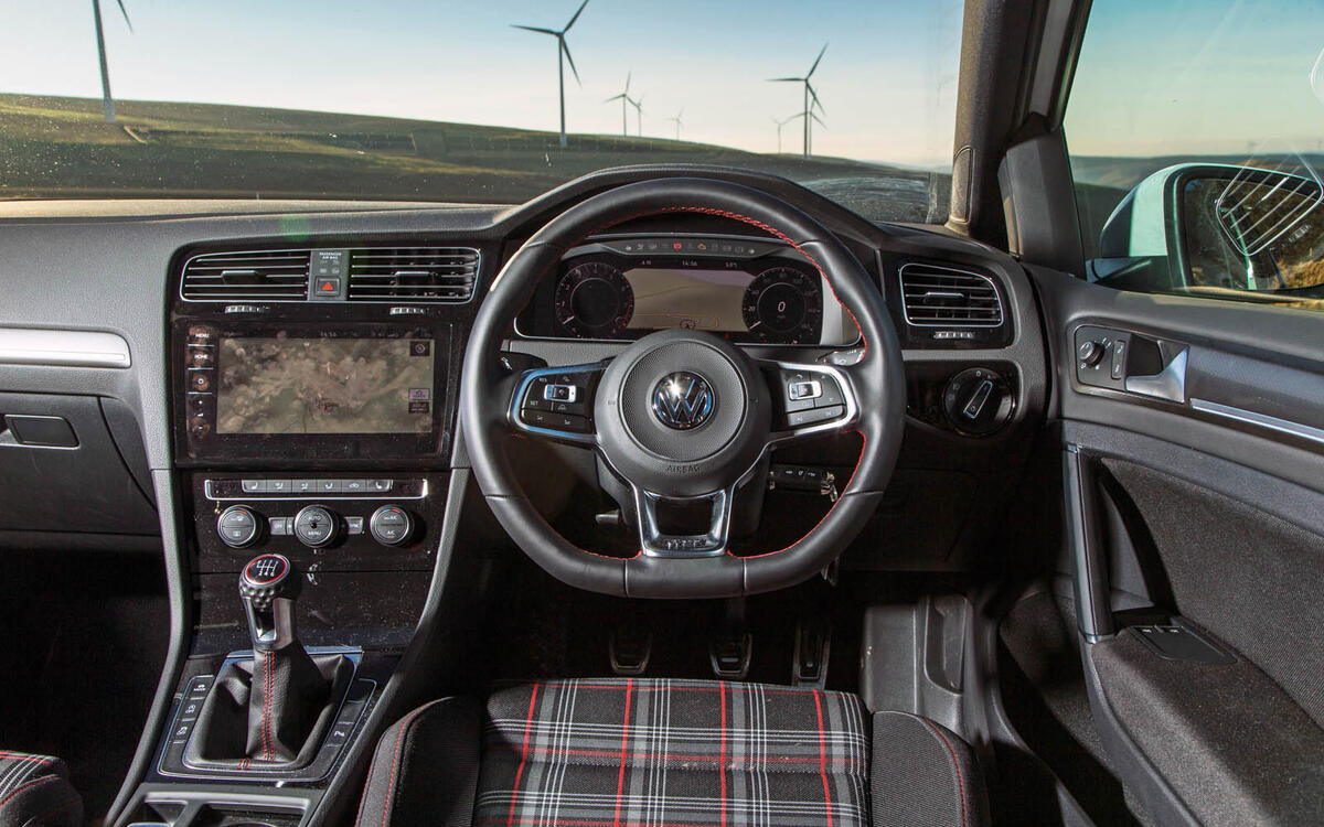 1: Volkswagen Golf GTI (2017)