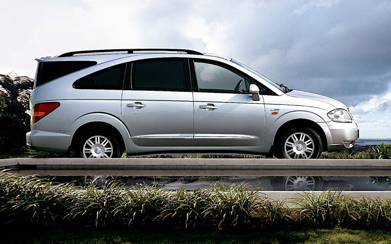 SsangYong Rodius (first generation) SsangYong Rodius (first generation)