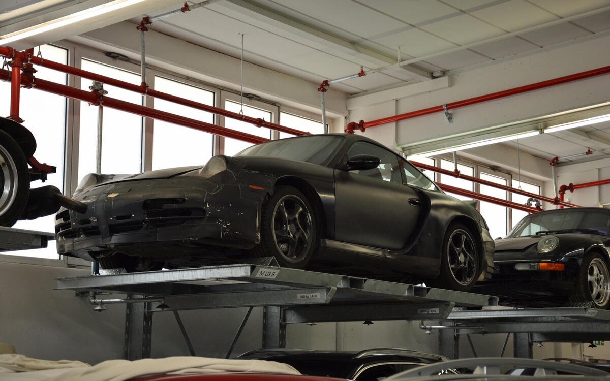Porsche 911 test mule (1996) Porsche 911 test mule (1996)