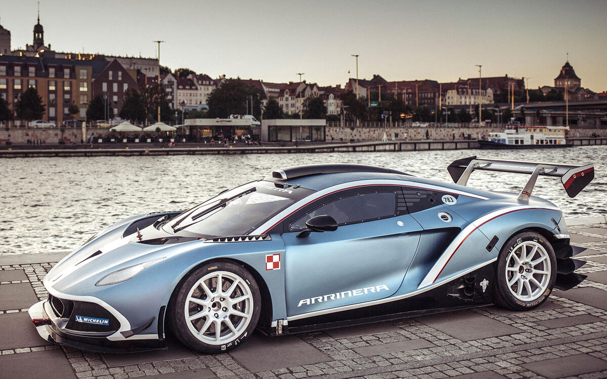 Arrinera Hussarya (2016) Arrinera Hussarya (2016)