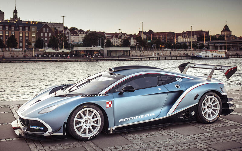 Arrinera Hussarya (2016)