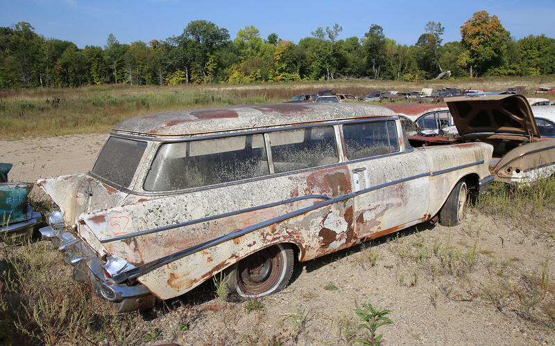 CHEVROLET WAGON - 1957