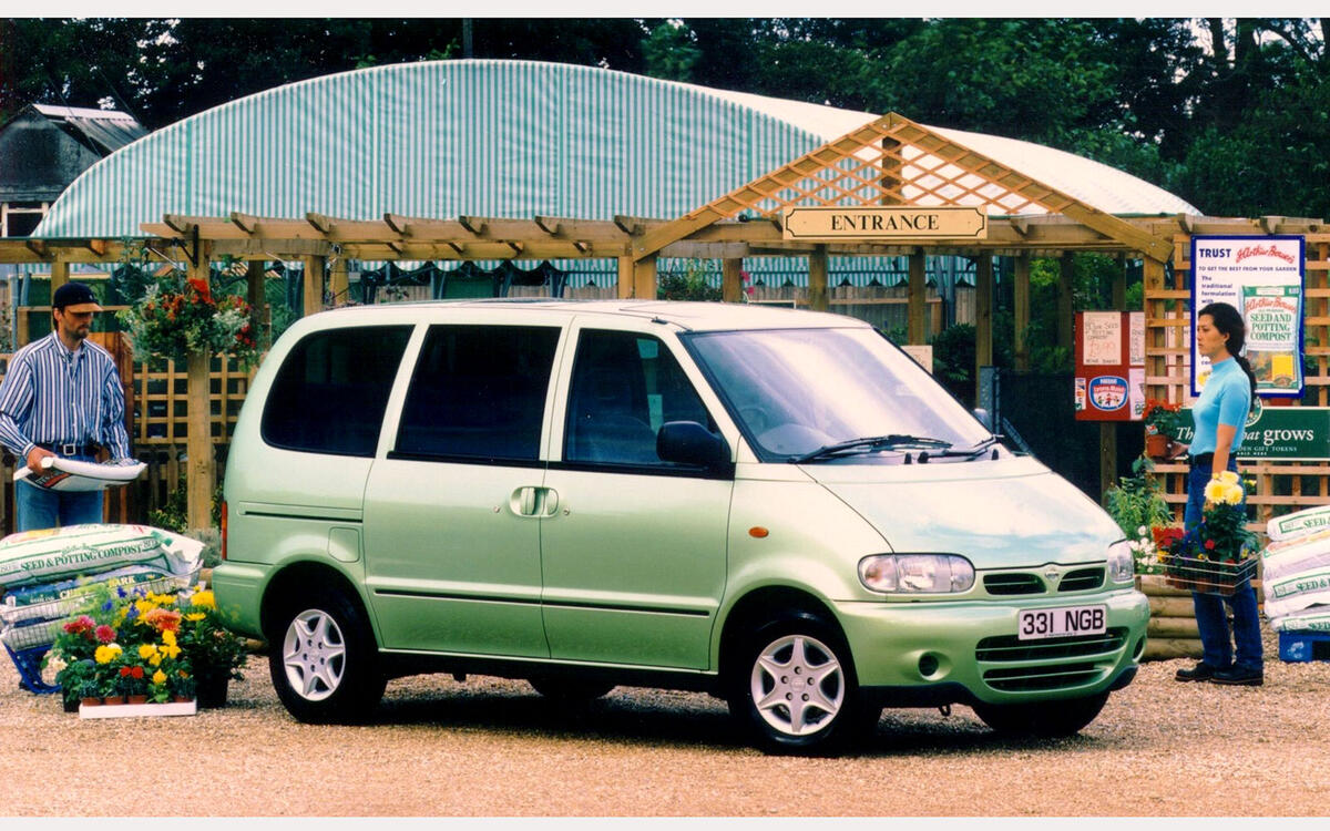 Nissan Serena (1992) Nissan Serena (1992)