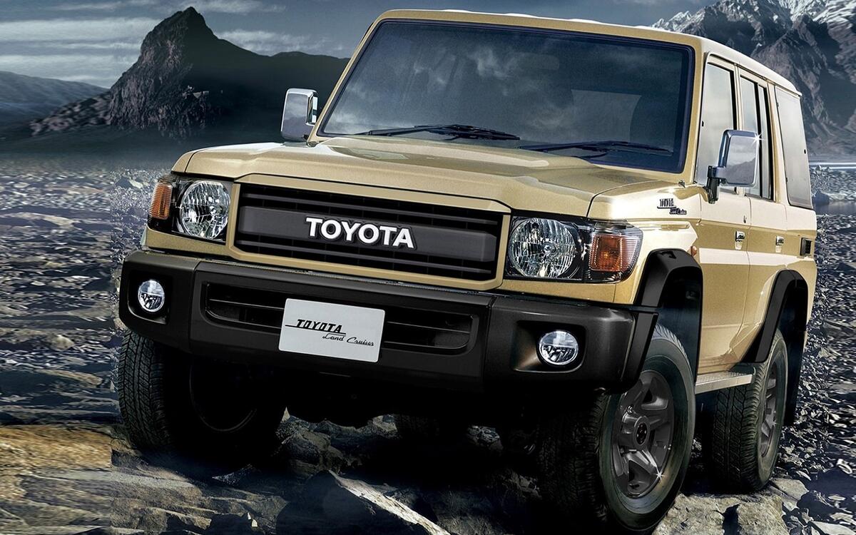 Toyota Land Cruiser 70 GXL Toyota Land Cruiser 70 GXL