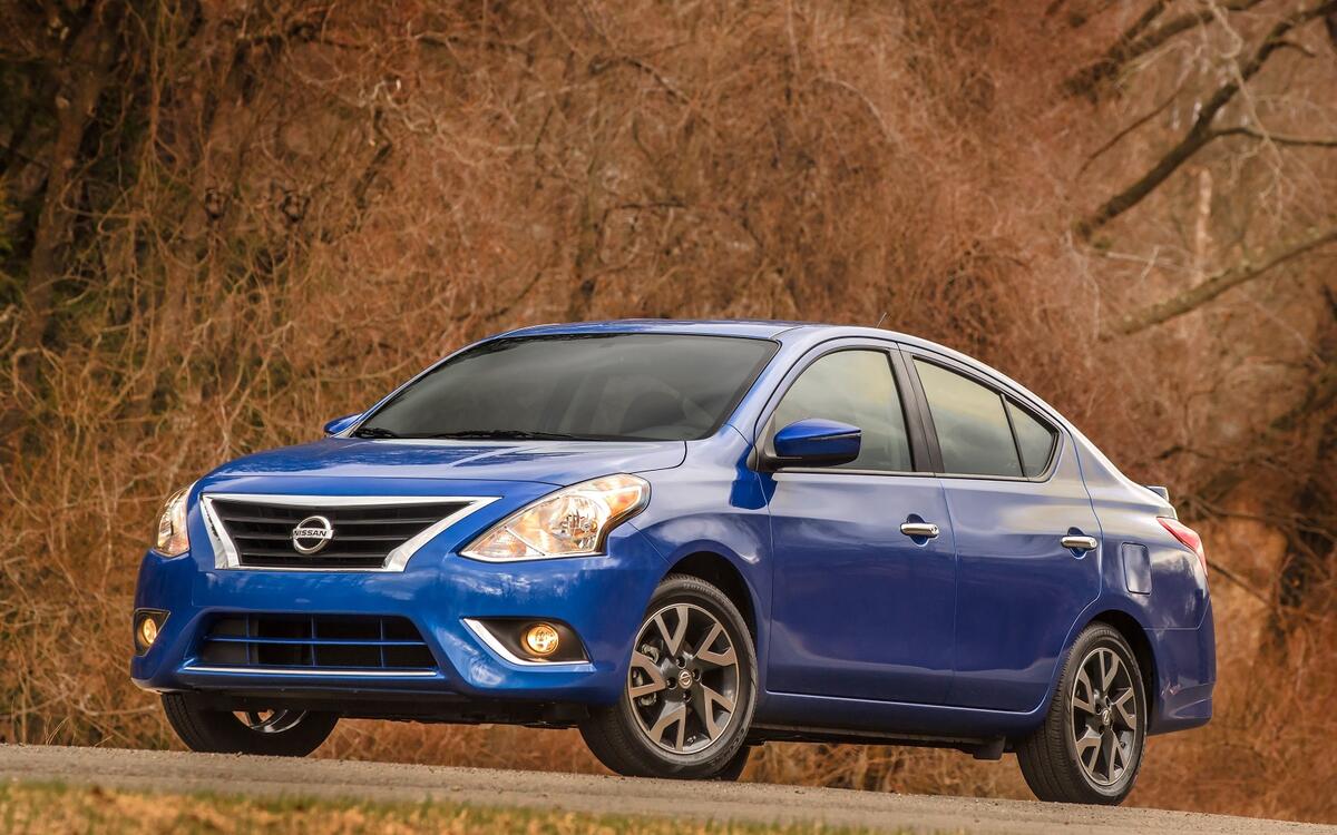 Nissan Versa – 2404lb (1075kg)