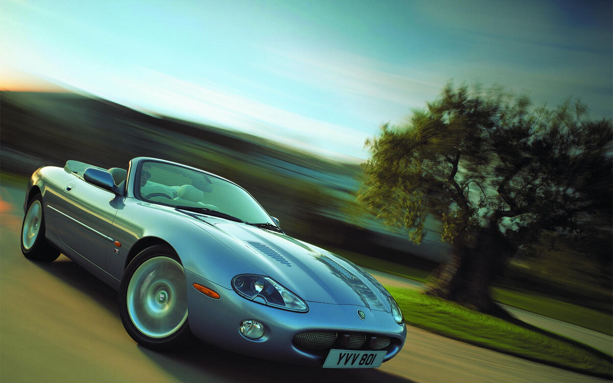 Jaguar XK8 (1996-2006) Jaguar XK8 (1996-2006)