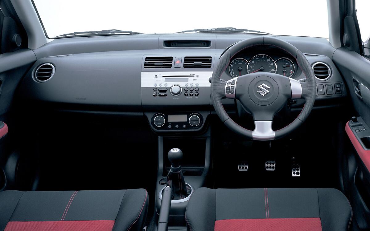 Suzuki Swift Sport (2005-2012) - interior