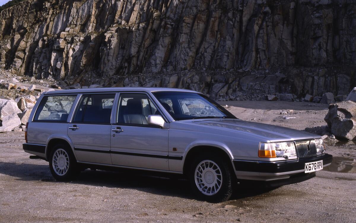 Volvo 900 Series from £550 Volvo 900 Series from £550