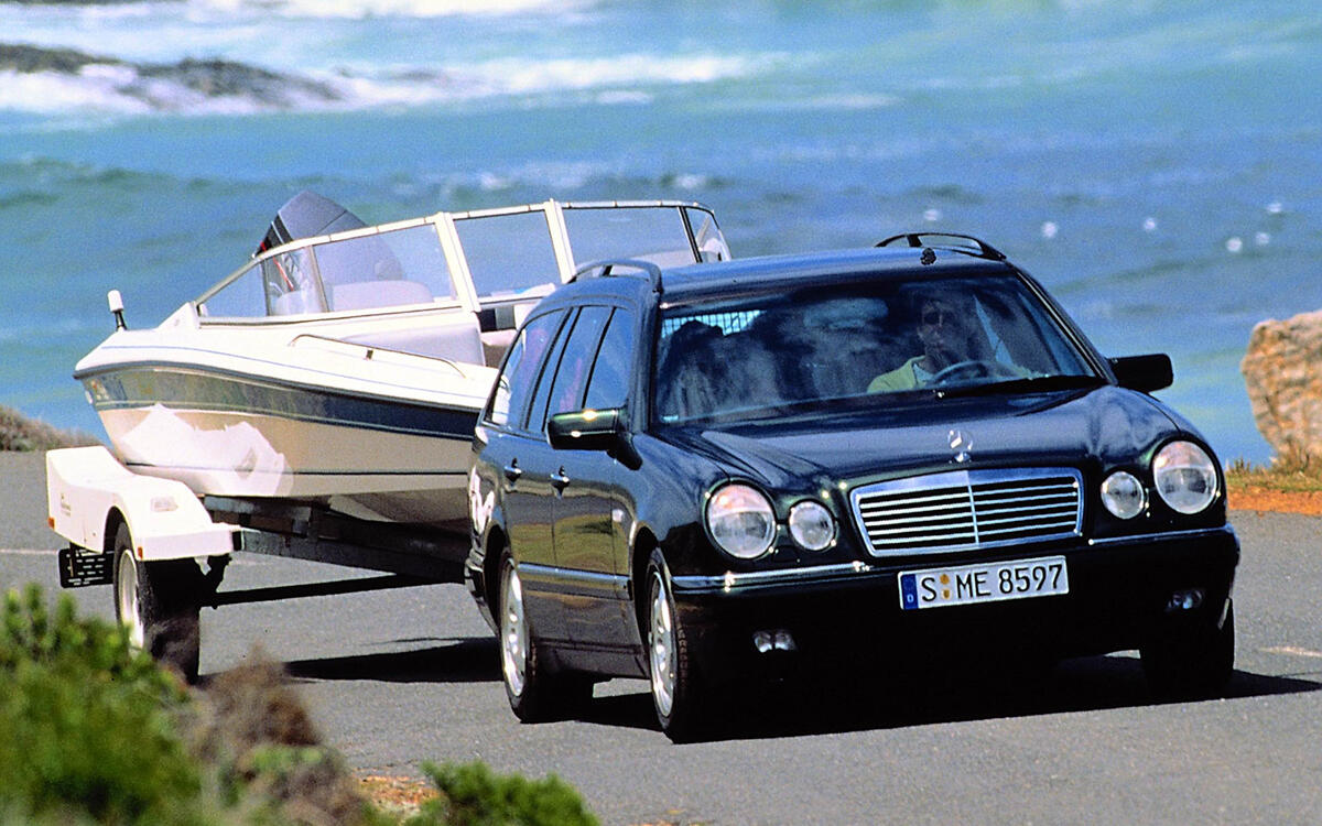 Mercedes E-Class 4Matic (1998) Mercedes E-Class 4Matic (1998)