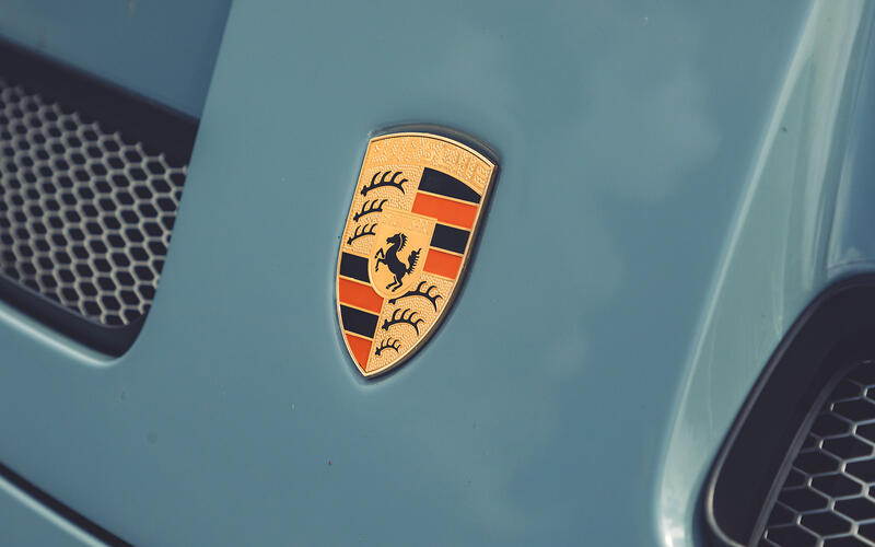 PORSCHE