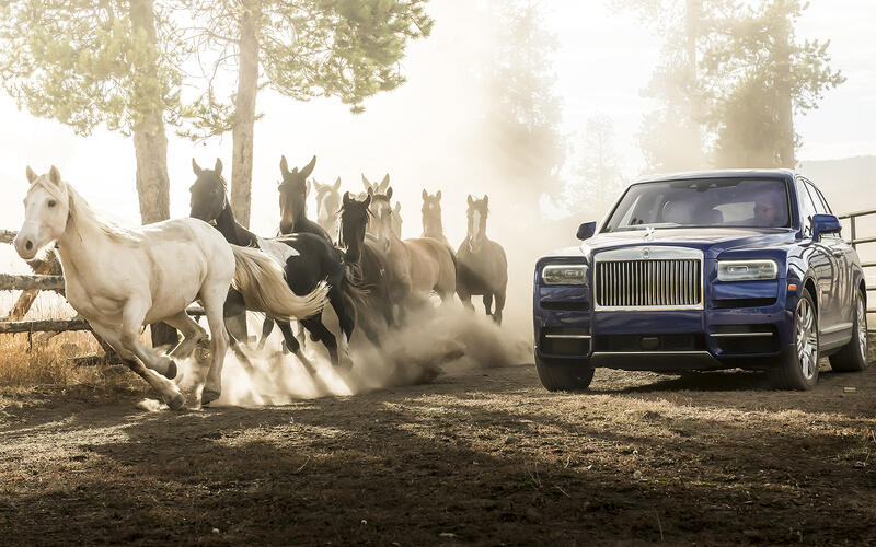 Rolls-Royce: Cullinan Rolls-Royce: Cullinan