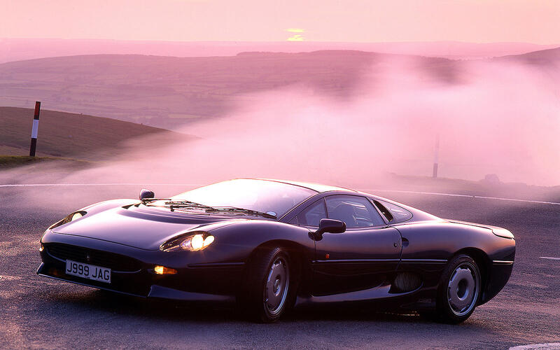 60 Jaguar XJ220  60 Jaguar XJ220