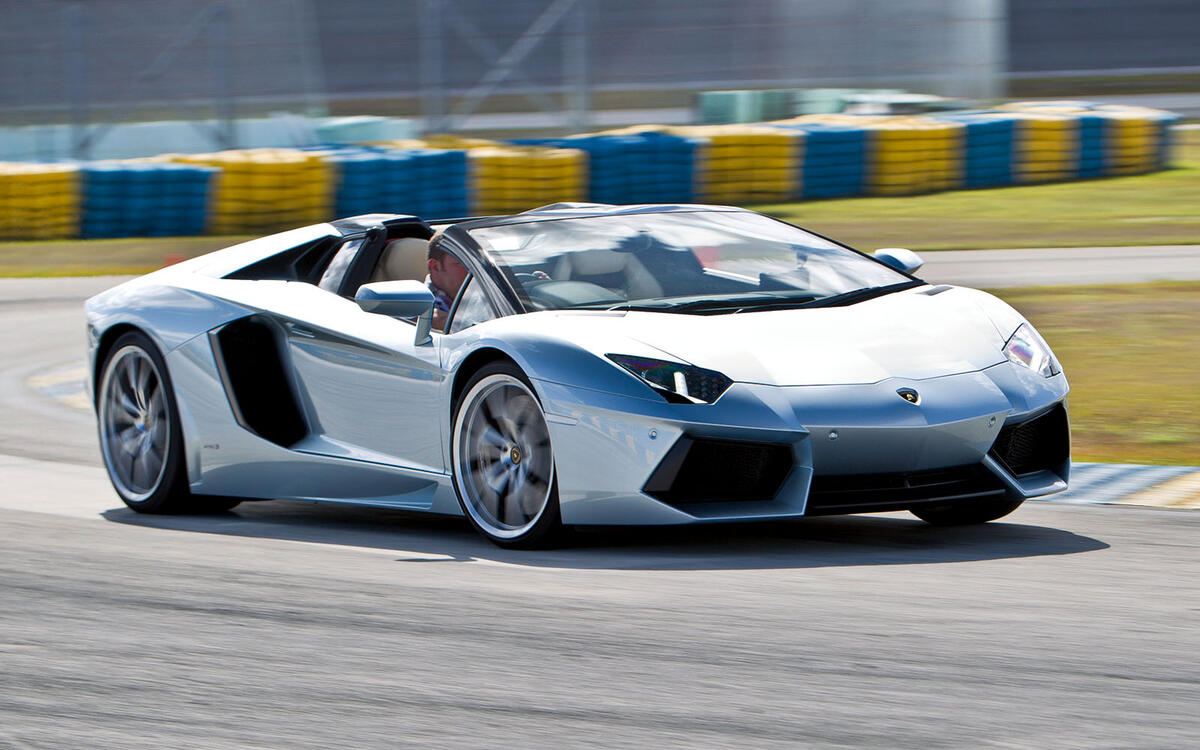 Lamborghini Aventador LP700-4 - £177,990 Lamborghini Aventador LP700-4 - £177,990