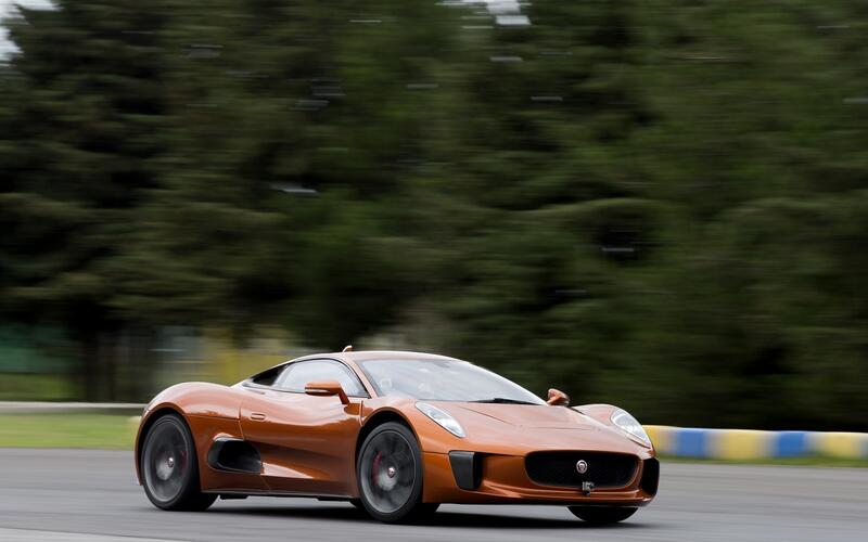 Jaguar CX-75 (2010) Jaguar CX-75 (2010)