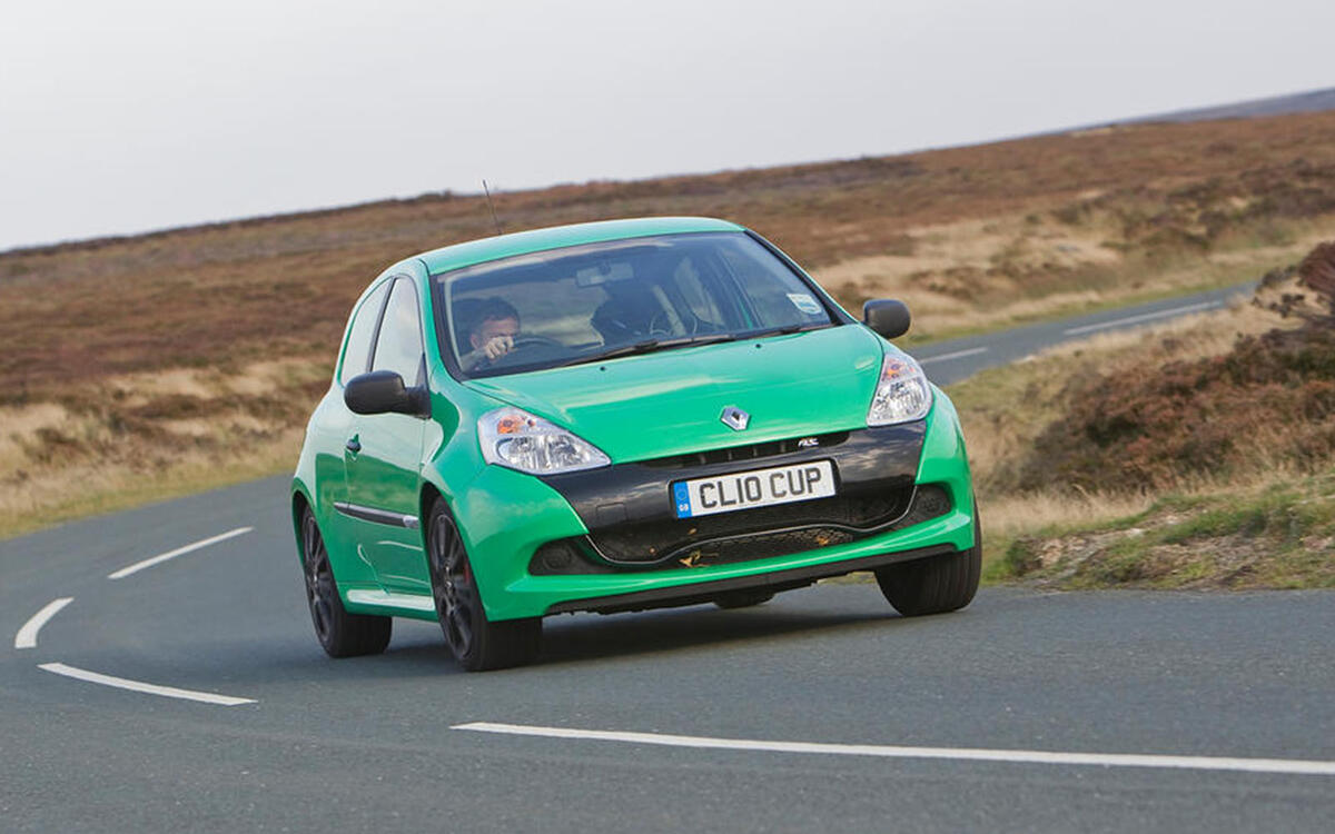 Renault Clio RS (£3500-£15,000) Renault Clio RS (£3500-£15,000)