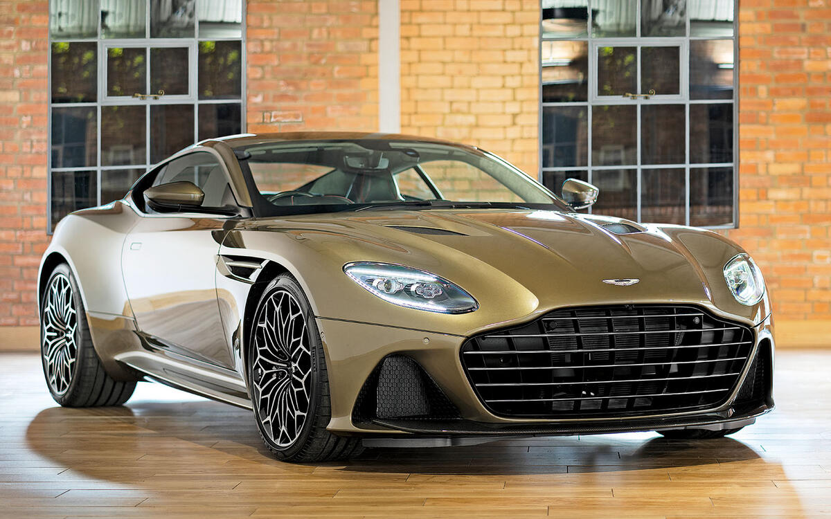 Aston Martin DBS Superleggera OHMSS - £238,500 Aston Martin DBS Superleggera OHMSS - £238,500